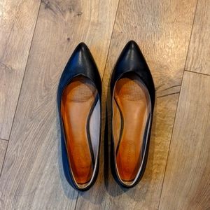 Black Corso Como pointed toe flat 8.5M